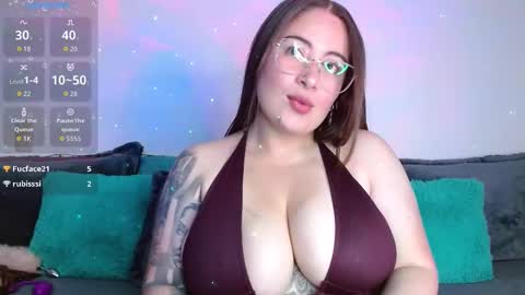 soofy online show from October 12, 3:03 pm