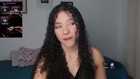 Snapshot of sophi_baby chatting on September 13, 1:35 am Sophi baby online show from September 13, 1:35 am