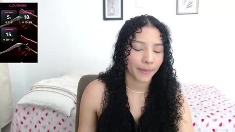 Snapshot of sophi_baby chatting on September 18, 7:07 am Sophi baby online show from September 18, 7:07 am