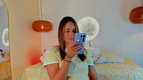 sophi_cooper29 online show from April 27, 11:02 pm