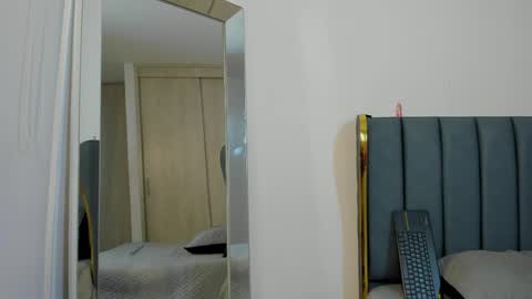 sophia_owens_2 online show from April 23, 2:52 am