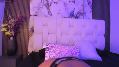 sophiaa10 online show from April 21, 1:42 am