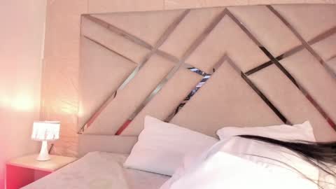 Sophia Paris online show from April 22, 2:52 am