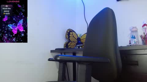 Sophia Bedford online show from November 11, 6:05 pm