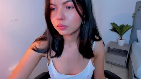 Sophia Howland online show from February 23, 9:25 pm