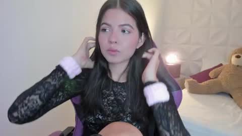 Sophia Howland online show from July 22, 9:49 pm