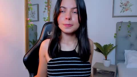 Sophia Howland online show from February 21, 9:15 pm