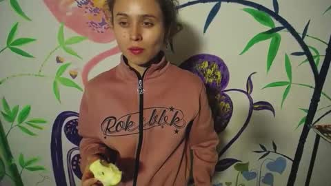 sophiamiller6 online show from June 9, 4:23 am