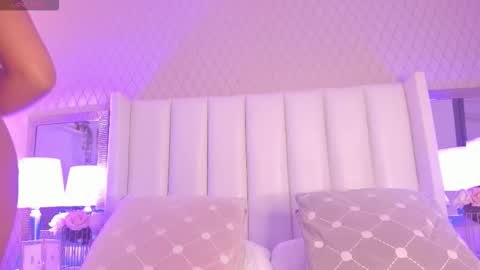 SophiaSmiths online show from November 3, 7:51 pm