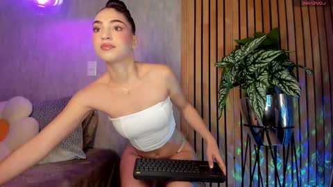 Sophi  online show from April 24, 2:36 am