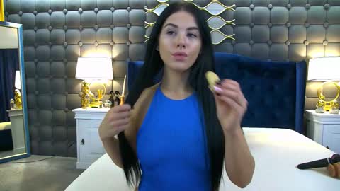 sophie__hill online show from November 10, 5:24 am