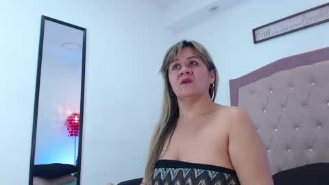 Snapshot of sophie_benett chatting on September 29, 11:10 pm Sophie online show from September 29, 11:10 pm