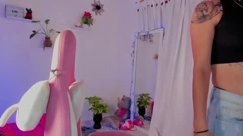 sophie doll online show from December 16, 8:16 pm