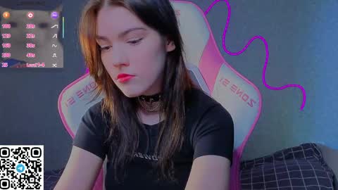 sophie_nomenal_ online show from April 22, 3:09 pm