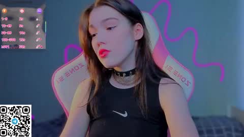 sophie_nomenal_ online show from April 21, 6:53 am