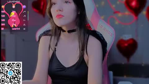 sophie_nomenal_ online show from February 14, 9:33 am