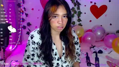 Snapshot of sophie_north chatting on February 15, 5:17 pm Sophie online show from February 15, 5:17 pm