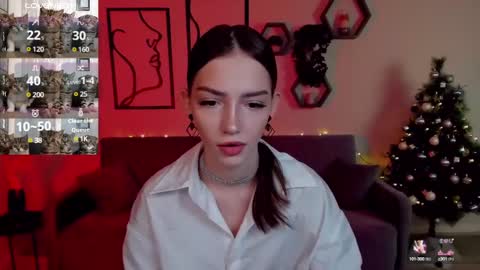 Snapshot of sophiecherrie chatting on December 30, 4:31 am Sophie online show from December 30, 4:31 am
