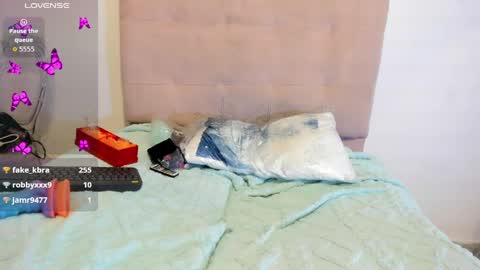 Nicol ardila online show from April 10, 6:30 am