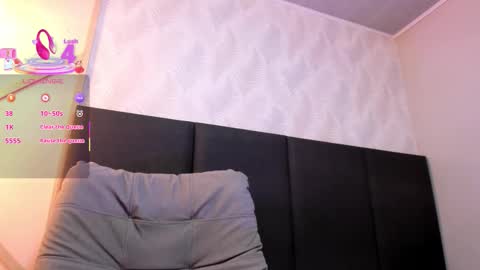 Snapshot of sophieharris__ chatting on September 24, 7:57 pm sophieharris__ online show from September 24, 7:57 pm