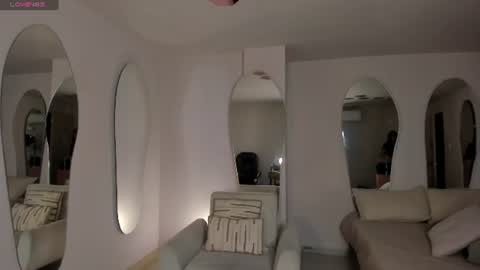 Sophie Houston online show from June 25, 2:44 am
