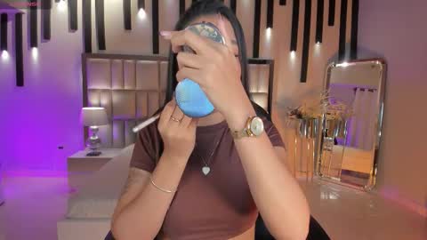 Sophie Houston online show from January 14, 4:06 am