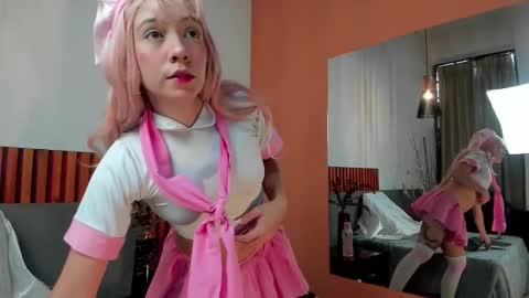 Sophie Johns online show from January 16, 6:48 pm