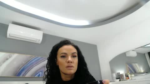 Snapshot of sophiejoulia chatting on January 3, 5:53 pm Sophie online show from January 3, 5:53 pm