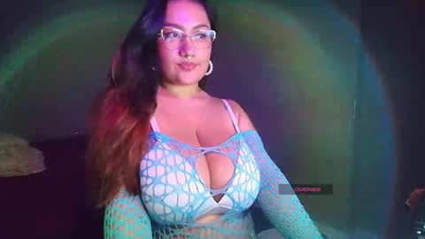 Snapshot of sophiejuicy_ chatting on October 17, 1:09 am sophiejuicy_ online show from October 17, 1:09 am