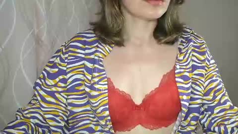 Sophiemisss online show from June 18, 9:47 am