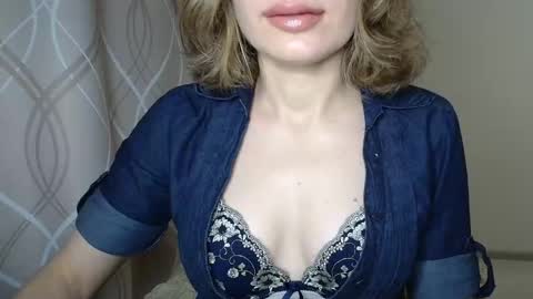 Snapshot of sophiemisss chatting on October 9, 11:03 am Sophiemisss online show from October 9, 11:03 am
