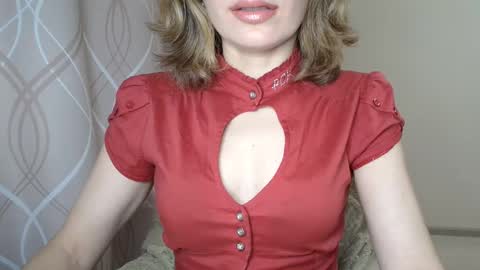 Snapshot of sophiemisss chatting on October 6, 9:37 am Sophiemisss online show from October 6, 9:37 am