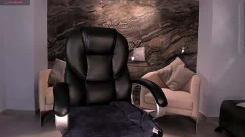 Sophie  Palmer online show from February 19, 2:12 pm