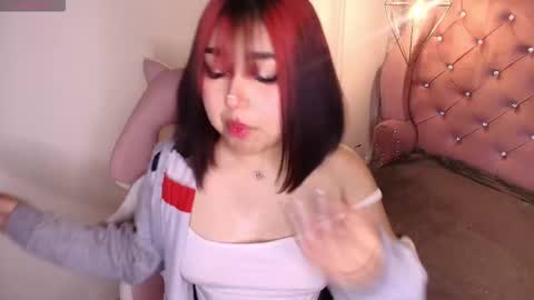 Snapshot of sophievv chatting on October 1, 8:14 pm Sophie online show from October 1, 8:14 pm