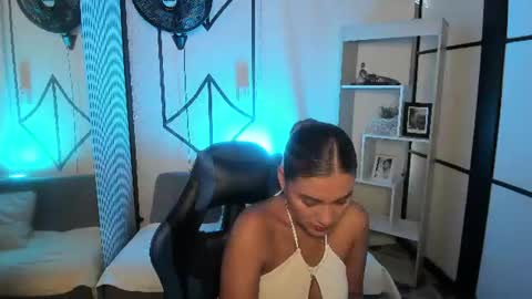 sophiewatson_ online show from July 2, 12:55 pm