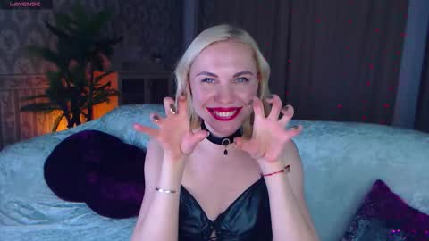 Lisa online show from November 3, 7:34 am