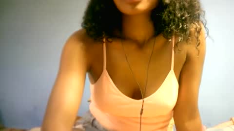 sourayaa online show from April 23, 6:43 am