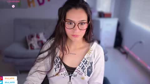 Snapshot of soyabby_ chatting on March 9, 9:36 pm Luisa online show from March 9, 9:36 pm