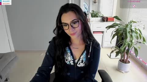 Snapshot of soyabby_ chatting on January 4, 8:16 pm Luisa online show from January 4, 8:16 pm
