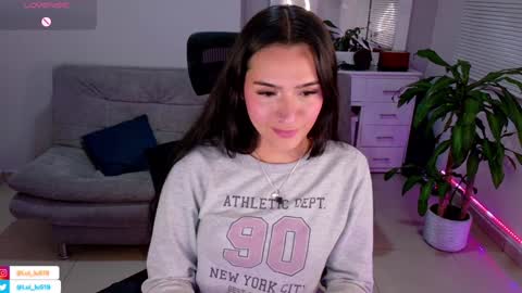 Snapshot of soyabby_ chatting on February 9, 1:23 am Luisa online show from February 9, 1:23 am