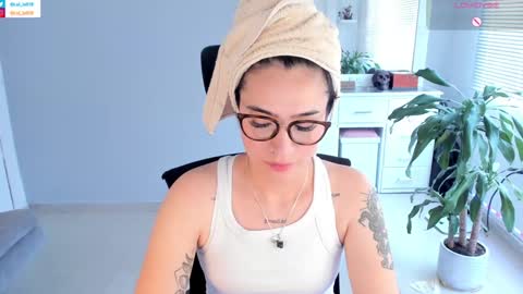 Snapshot of soyabby_ chatting on January 20, 7:25 pm Luisa online show from January 20, 7:25 pm