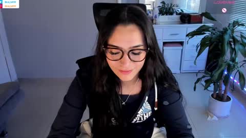 Snapshot of soyabby_ chatting on January 15, 10:35 pm Luisa online show from January 15, 10:35 pm