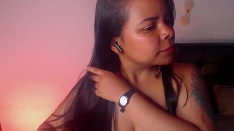 Snapshot of soytucolor chatting on December 23, 9:51 pm Paula add me on snap online show from December 23, 9:51 pm