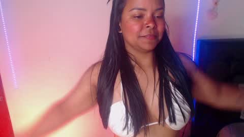 Snapshot of soytucolor chatting on December 7, 10:17 pm Paula add me on snap online show from December 7, 10:17 pm