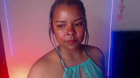 Snapshot of soytucolor chatting on December 8, 9:08 pm Paula add me on snap online show from December 8, 9:08 pm