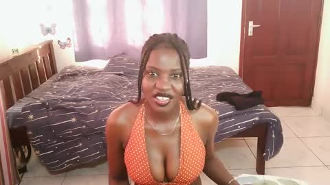 Snapshot of spicysashaa chatting on October 2, 3:55 am spicysashaa online show from October 2, 3:55 am