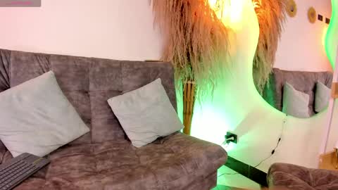 Spicy online show from April 25, 1:41 pm