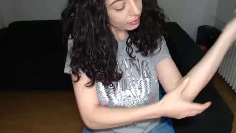 Doll online show from December 4, 1:09 pm