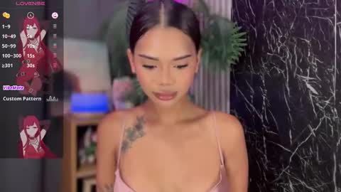 CALL ME RAINE online show from March 22, 3:34 am