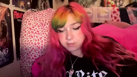 Pixie online show from April 28, 4:55 pm